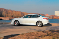 Kia Optima vs Toyota Camry. Which of these cars would be worth choosing for the ideal ratio?