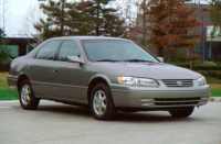 What are pros and cons of the Toyota Camry 1997?