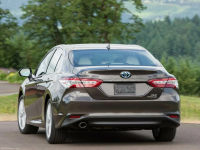 Toyota Camry 2019: new sedan with V70 body