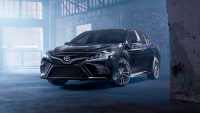 What are the possible configurations of Toyota Camry 2022?