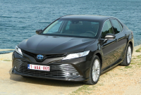 Toyota Camry Hybrid test drive: when electricity is 'for' acceleration and 'against' consumption