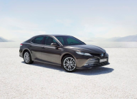Toyota Camry Hybrid test drive: when electricity is 'for' acceleration and 'against' consumption