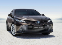 Toyota Camry Hybrid test drive: when electricity is 'for' acceleration and 'against' consumption