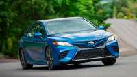 Toyota Camry XV60: Review, Features, Photos