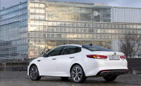 Which is better: the new Toyota Camry or the Kia Optima?